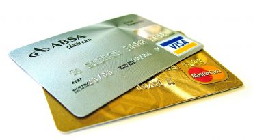 uk gambling commission considers banning credit cards - featured image